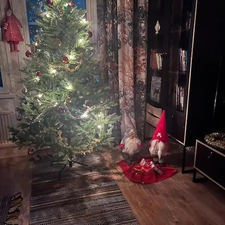 Cozy House Close To Santavillage Appartement