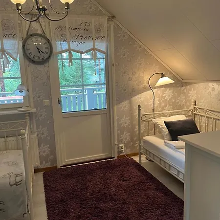 Cozy House Close To Santavillage Apartment