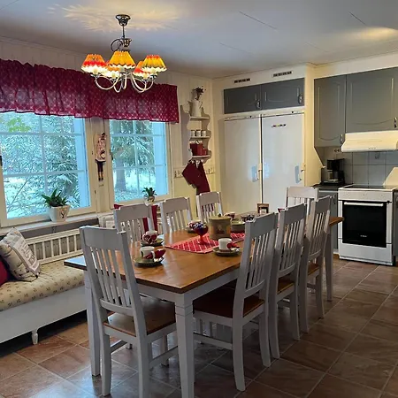 Cozy House Close To Santavillage Apartment